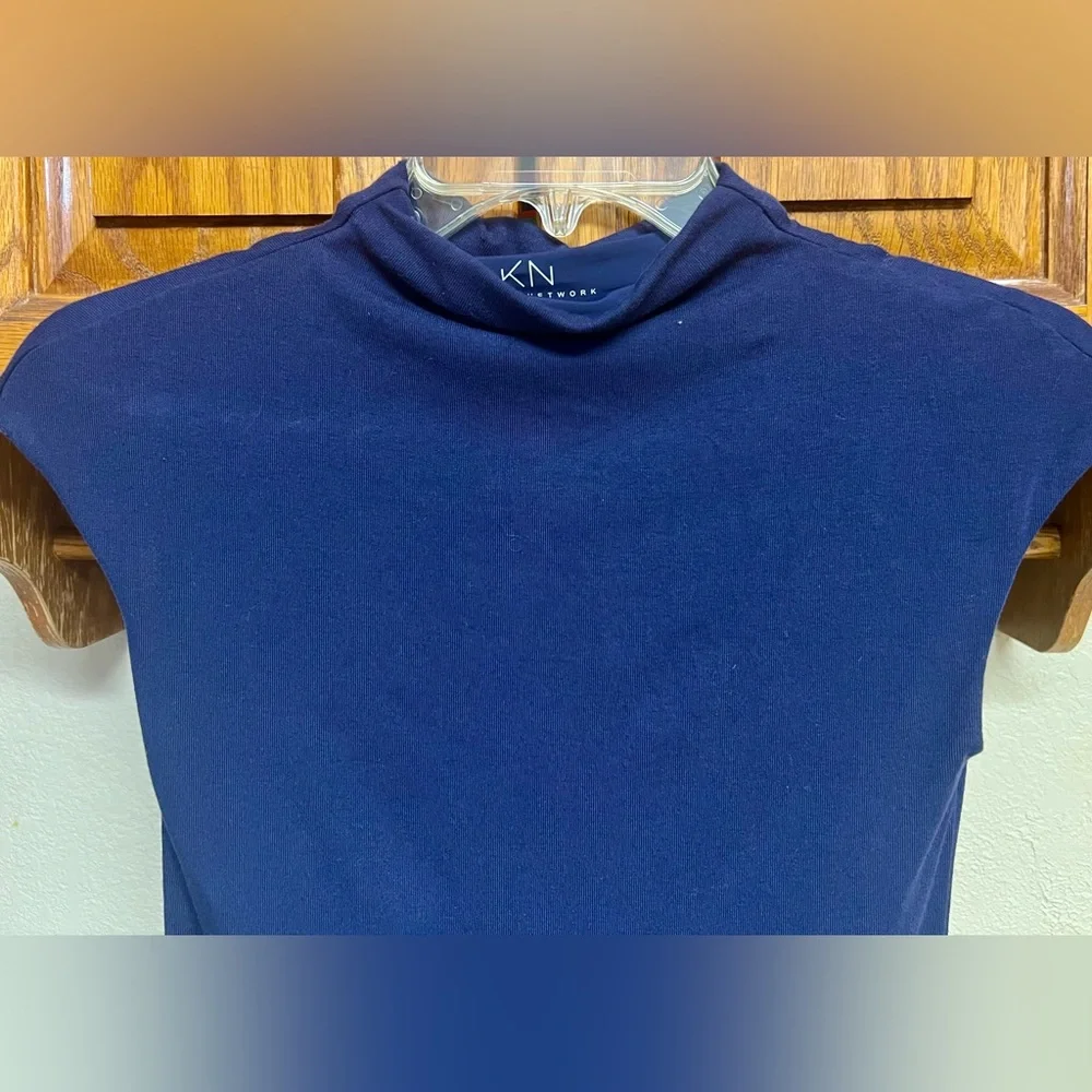 Klassy Network Mock Neck Cap Sleeve Blouse- NAVY- EUC! - Picture 13 of 14